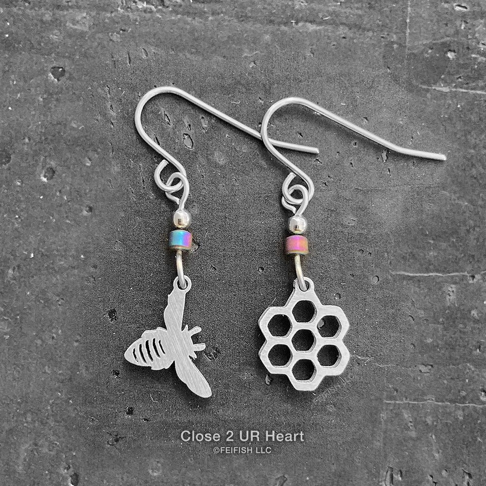 Close 2 UR Heart Bee Earrings