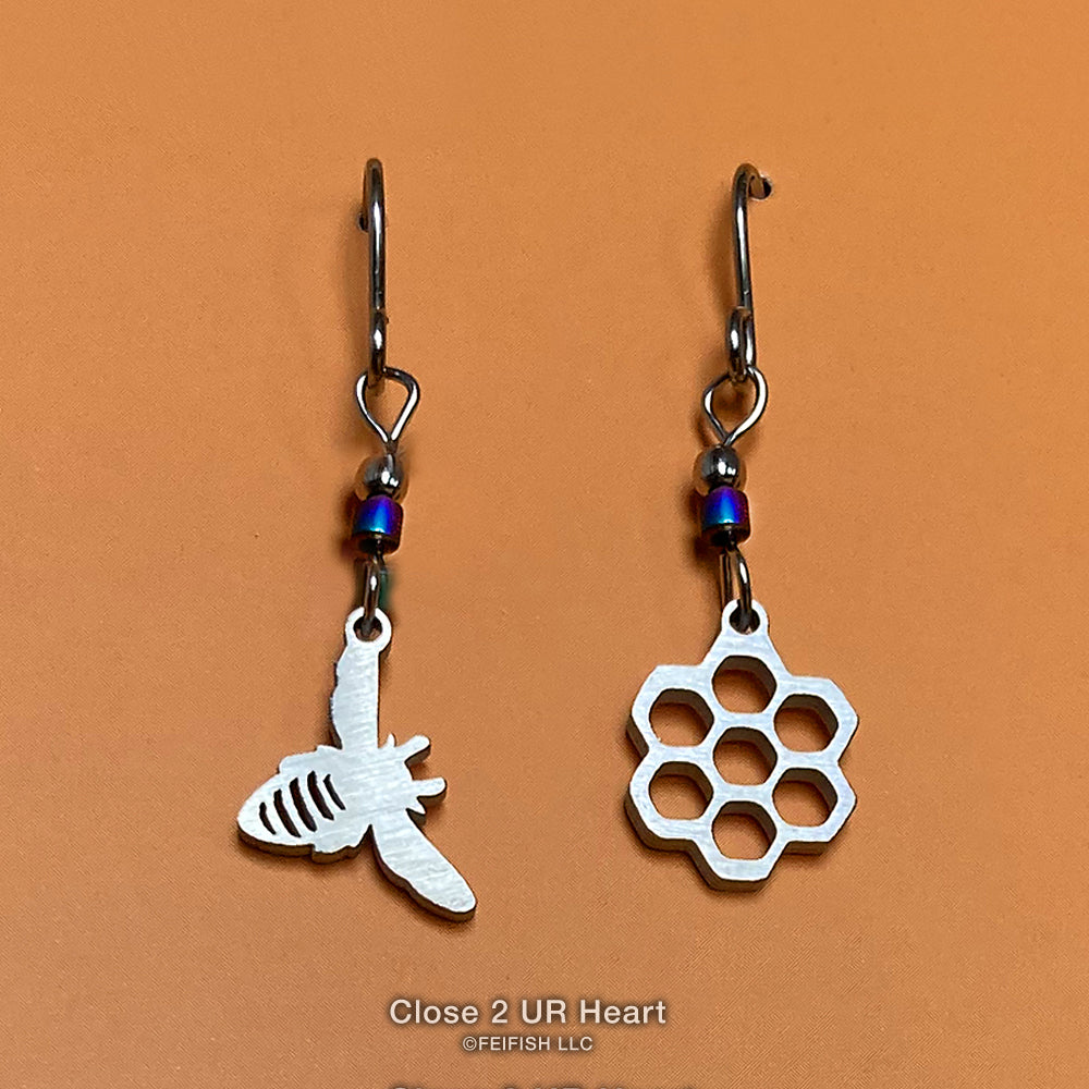 Close 2 UR Heart Bee Earrings